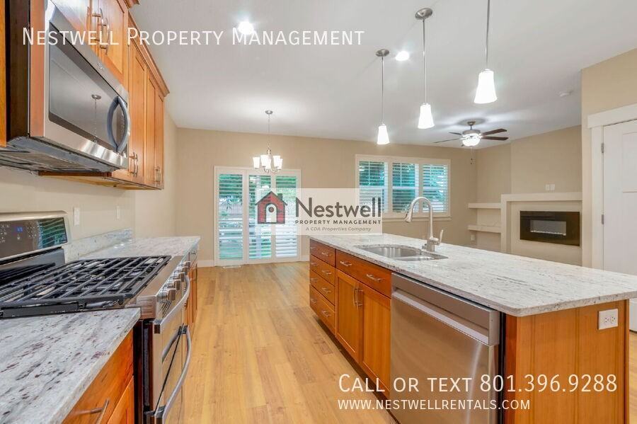 11743 S Nigel Peak Ln - Photo 3 of 31