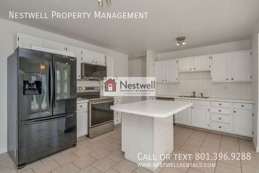 3823 W Tuscaloosa Way - Photo 2 of 31