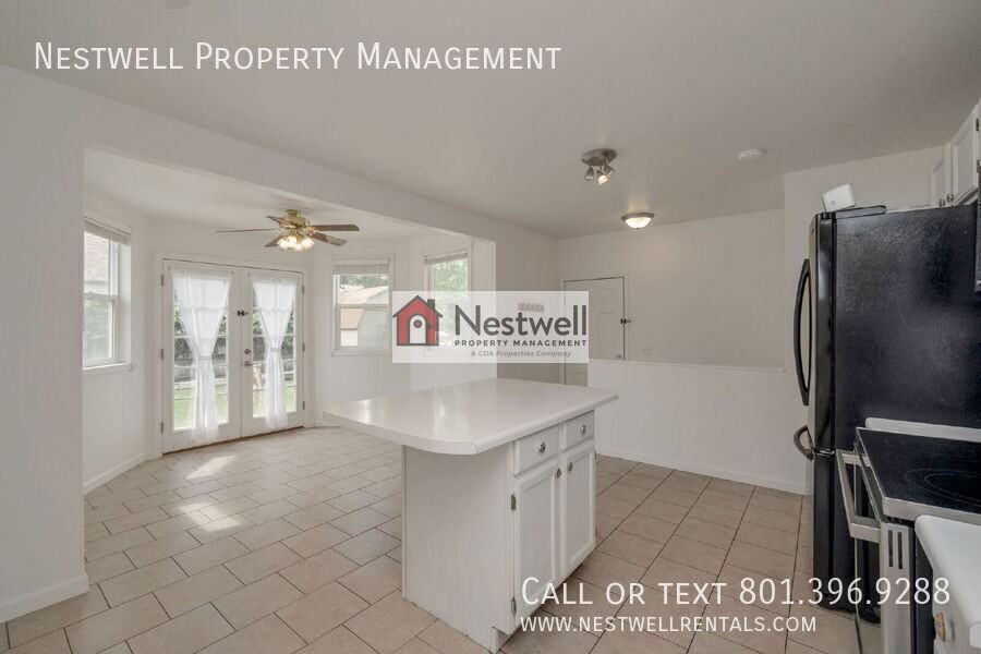 3823 W Tuscaloosa Way - Photo 3 of 31