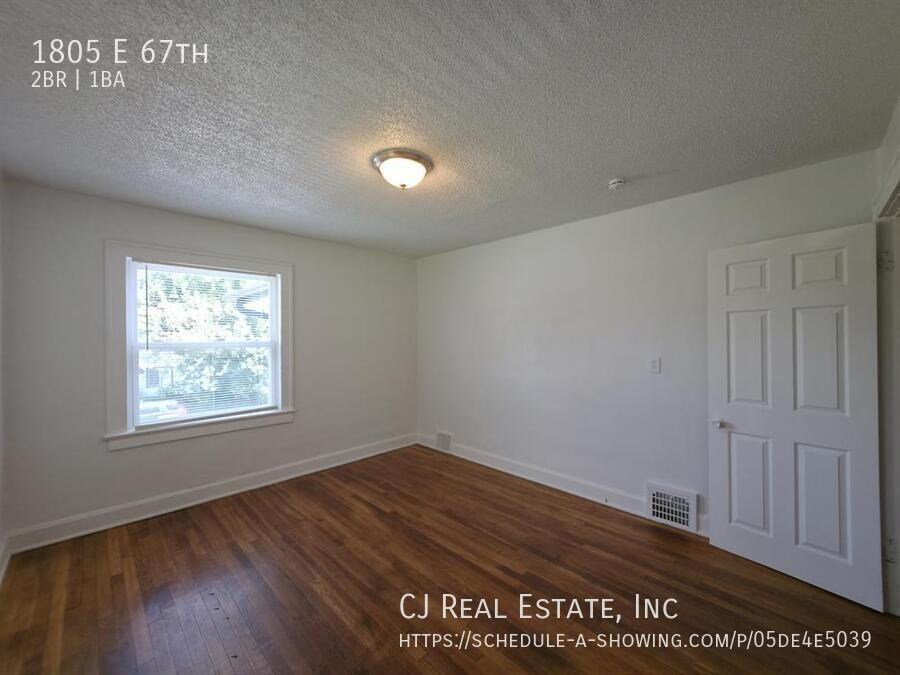 1805 E 67th Ter - Photo 7 of 11