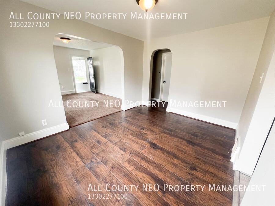1217 Dietz Ave - Photo 2 of 12