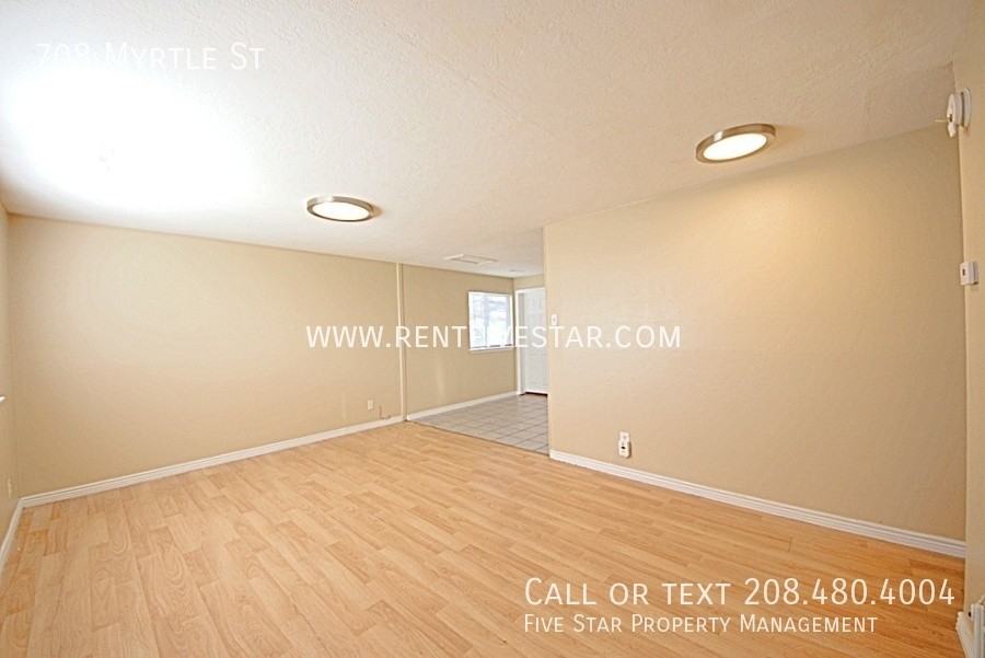 708 Myrtle St - Photo 2 of 11