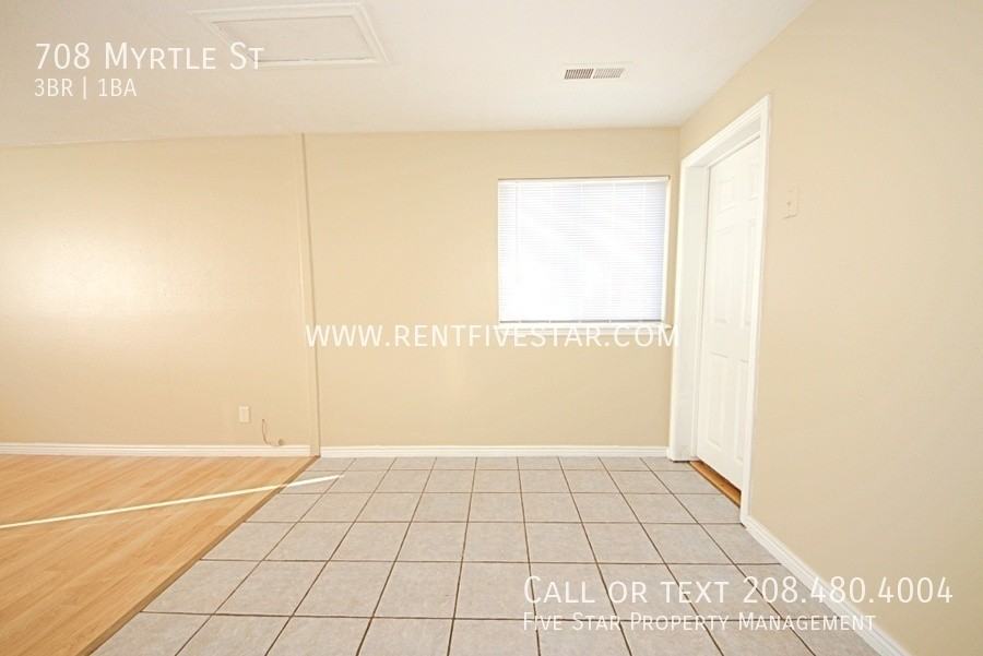 708 Myrtle St - Photo 3 of 11