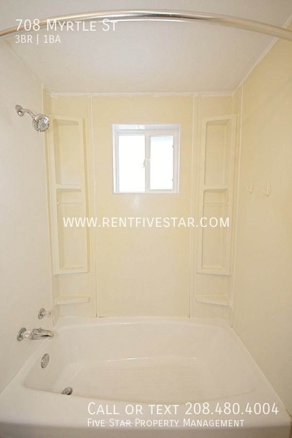 708 Myrtle St - Photo 7 of 11