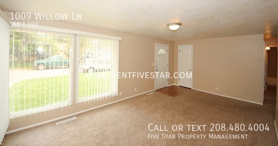 1009 Willow Ln - Photo 3 of 11