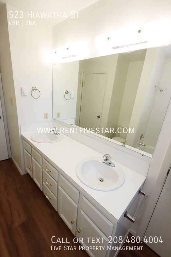 523 Hiawatha St - Photo 7 of 14