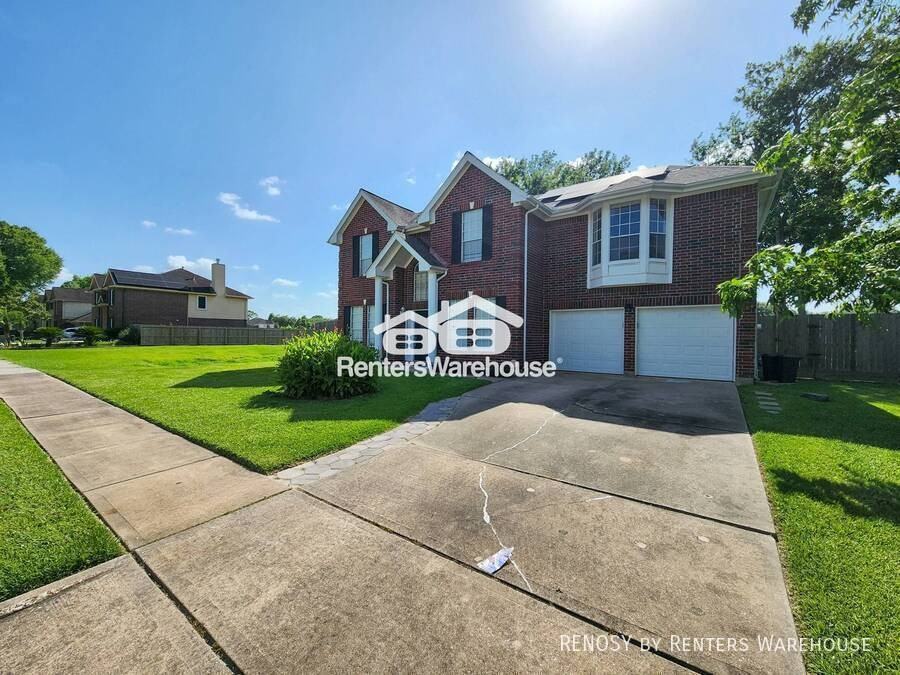 2412 N Mission Cir - Photo 2 of 30