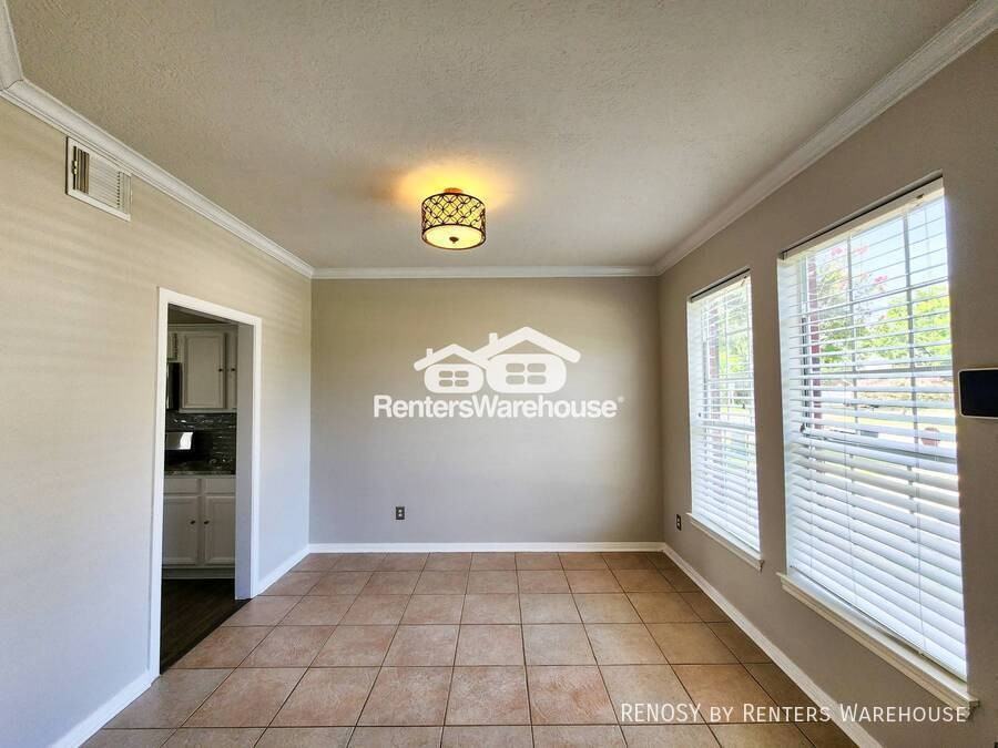 2412 N Mission Cir - Photo 4 of 30