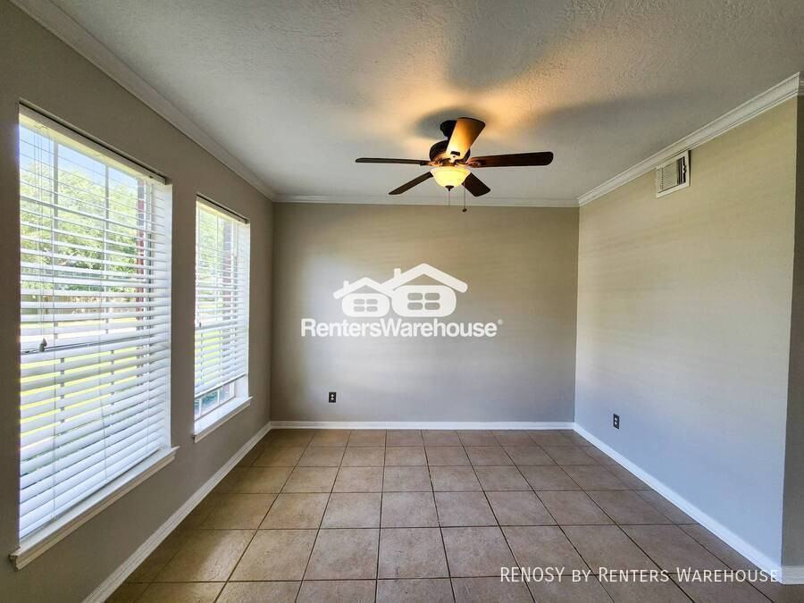 2412 N Mission Cir - Photo 5 of 30