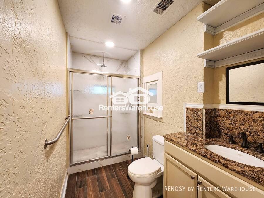 2222 Hogg St - Photo 5 of 12