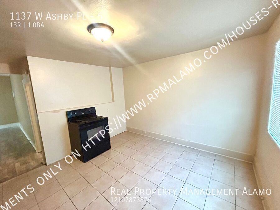1137 W Ashby Pl #6 - Photo 6 of 14