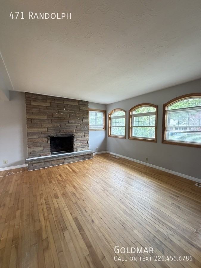 471 Randolph Ave - Photo 3 of 17