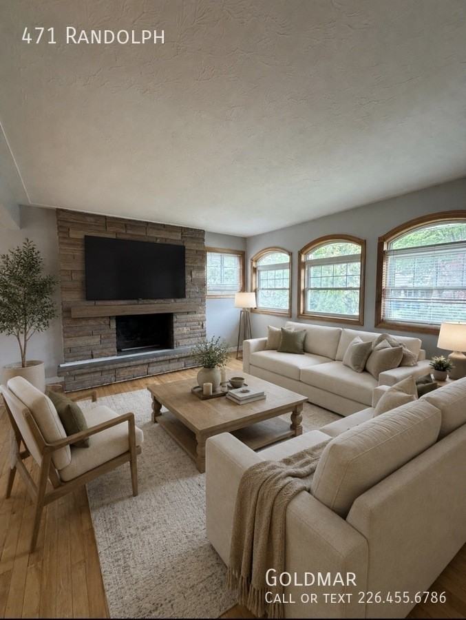471 Randolph Ave - Photo 4 of 17