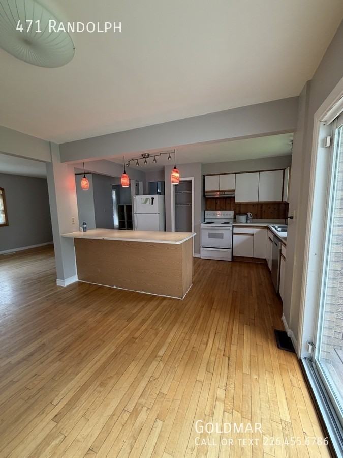 471 Randolph Ave - Photo 6 of 17