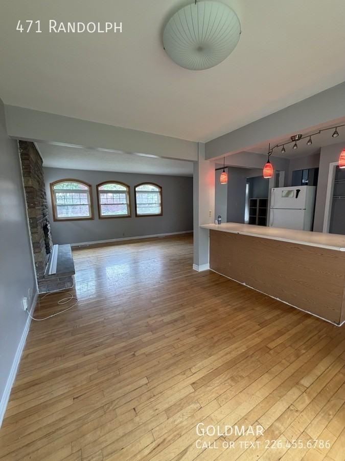 471 Randolph Ave - Photo 7 of 17
