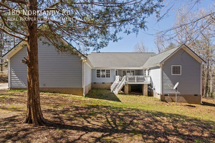 180 Normandy Rd - Photo 2 of 50
