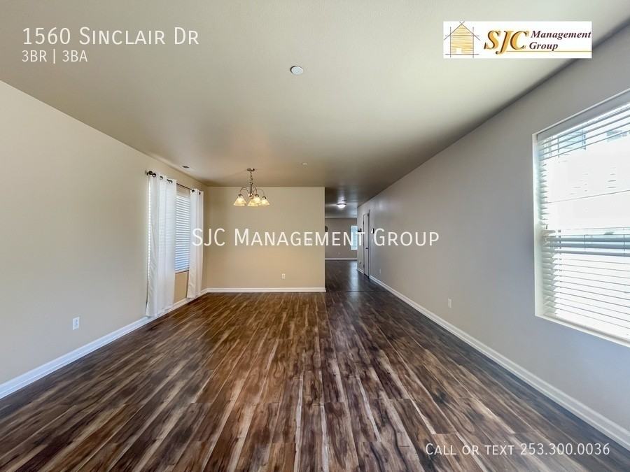 1560 Sinclair Dr - Photo 4 of 22