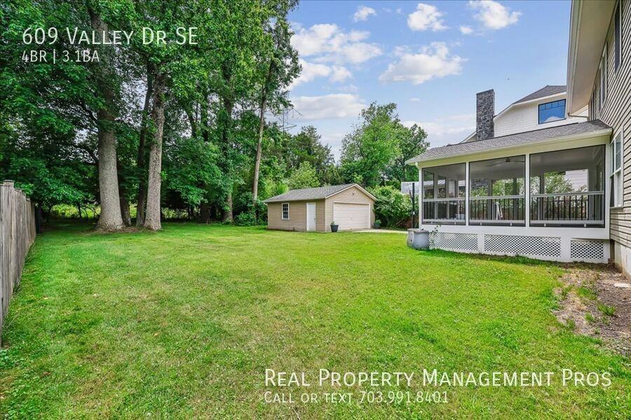 609 Valley Dr Se - Photo 5 of 50