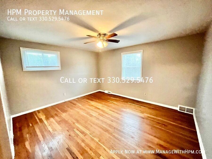 893 S Green Rd #8 - Photo 2 of 6