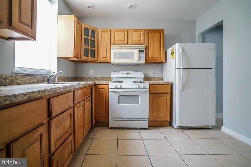 2604 Amber St - Photo 4 of 11