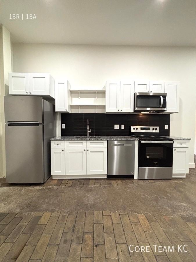 3100 Gillham Plz #205 - Photo 3 of 18