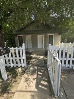 featured image of 111 White Oak St #1