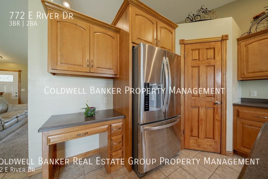 772 E River Dr - Photo 7 of 31