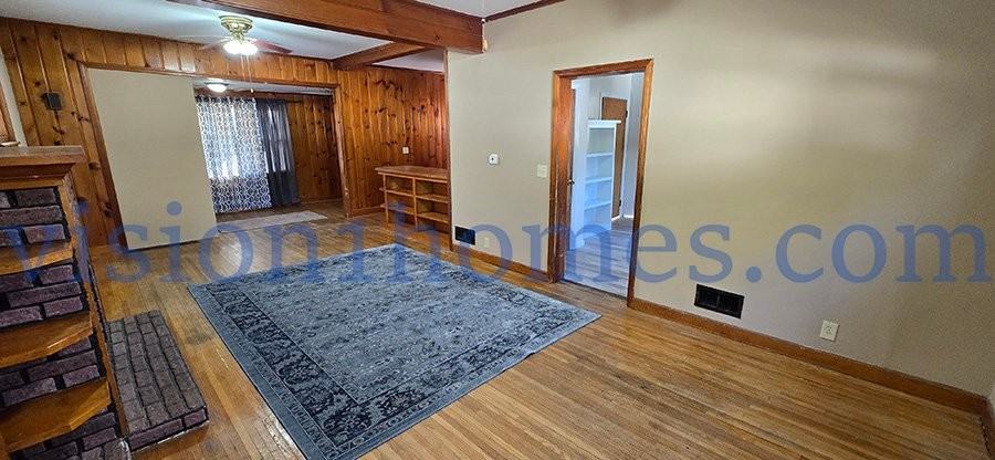718 W Murphy St - Photo 3 of 22