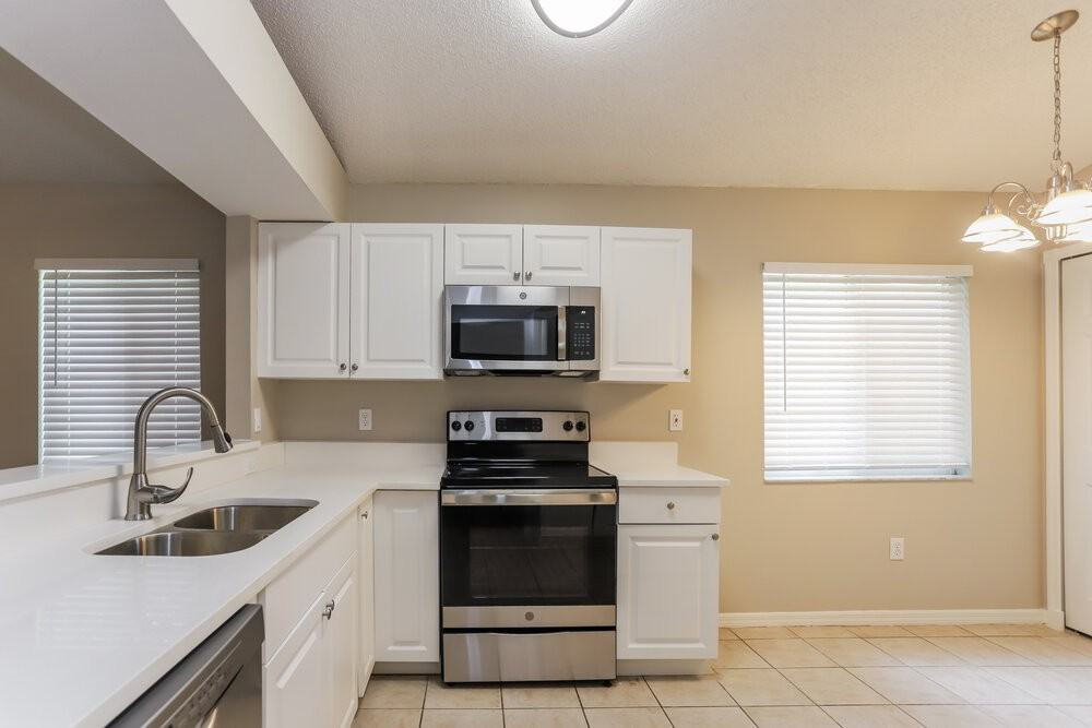 1408 Windjammer Pl - Photo 5 of 16