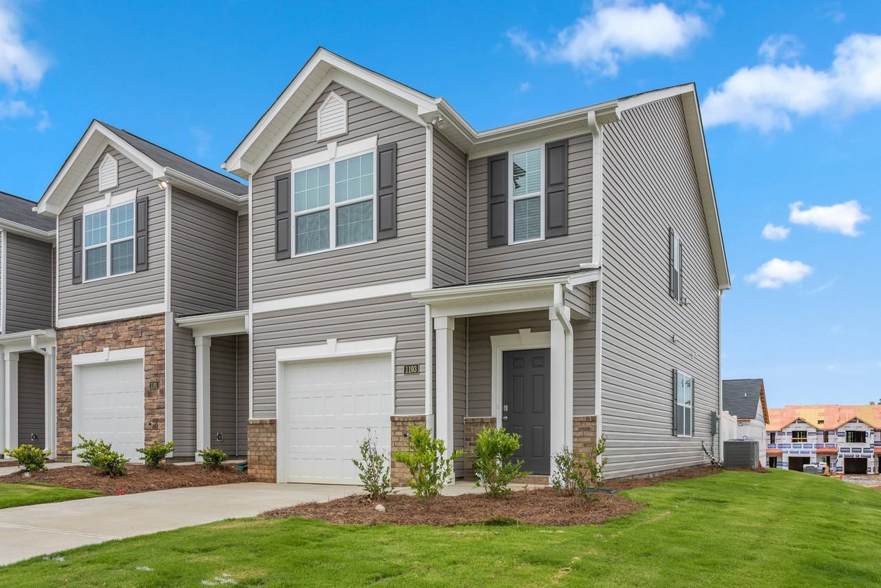 1193 Evelynnview Ln - Photo 4 of 39