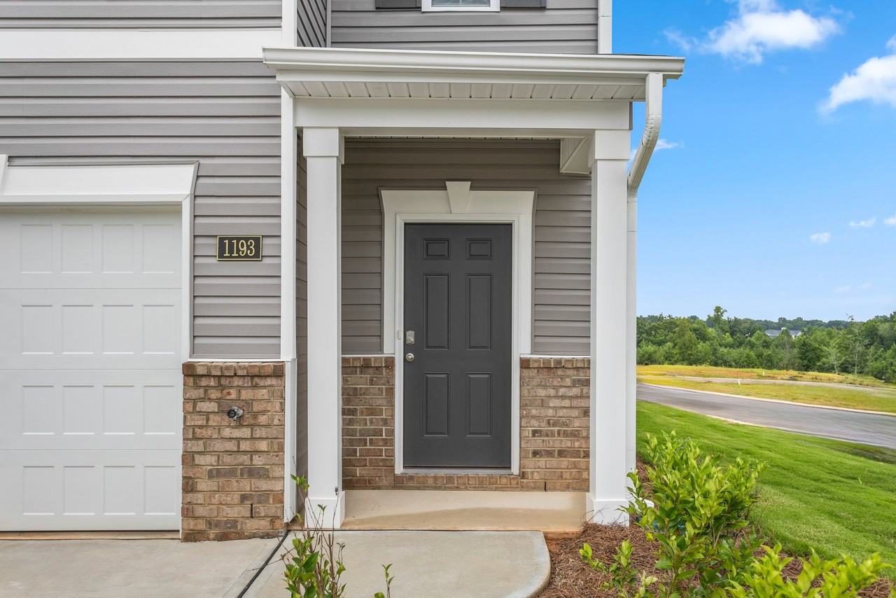 1193 Evelynnview Ln - Photo 5 of 39