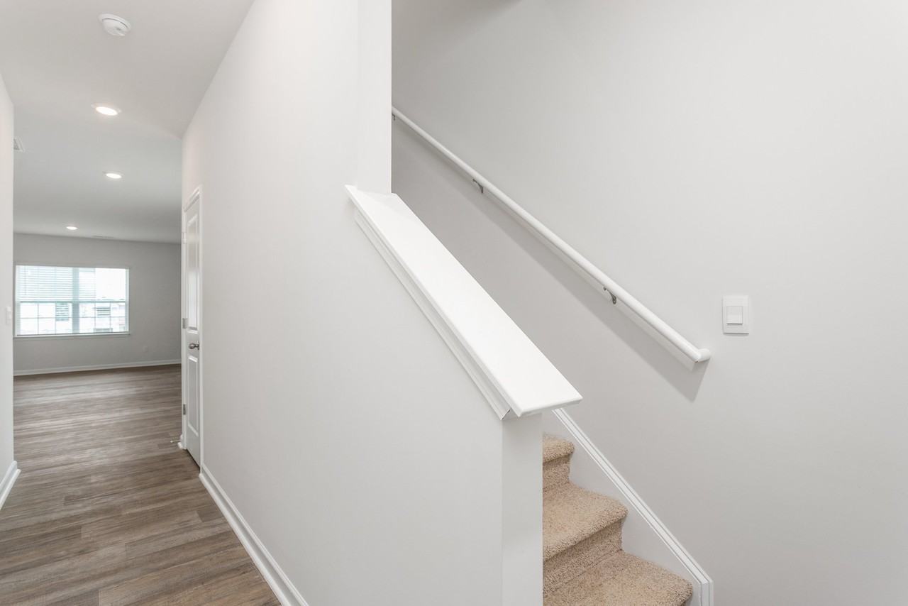 1193 Evelynnview Ln - Photo 6 of 39