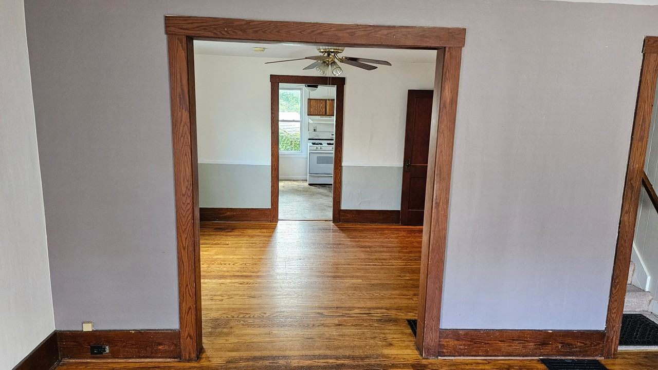 53 Clinton Ave - Photo 3 of 14