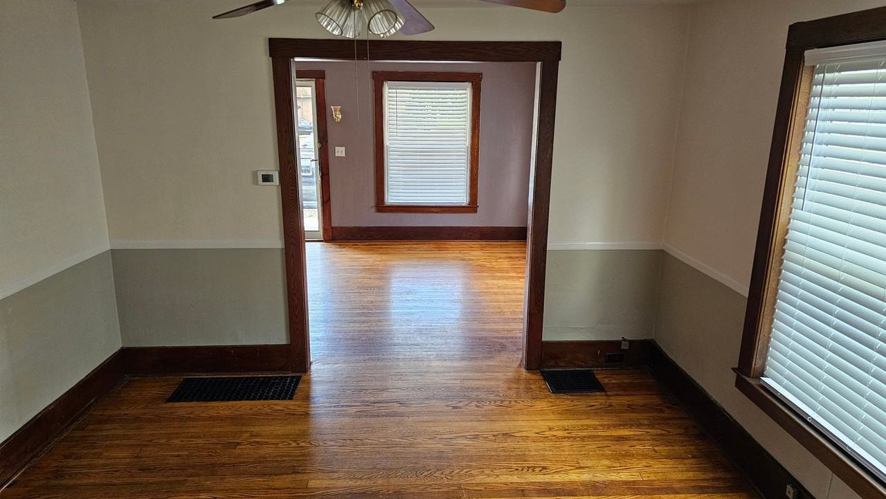 53 Clinton Ave - Photo 5 of 14
