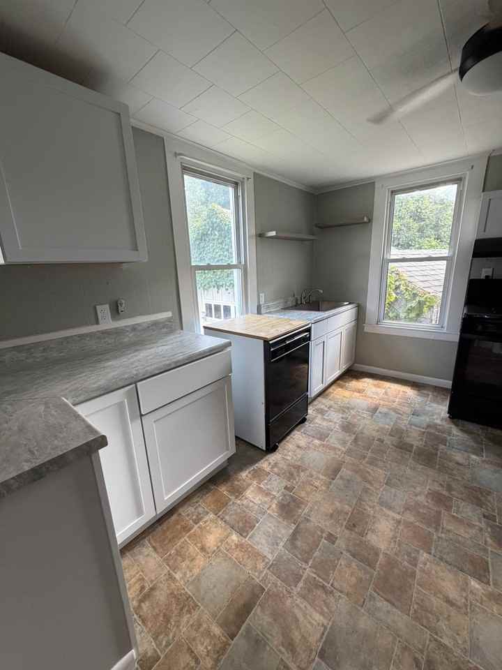 53 Clinton Ave - Photo 7 of 14