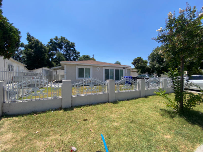8128 Puritan St - Photo 3 of 11
