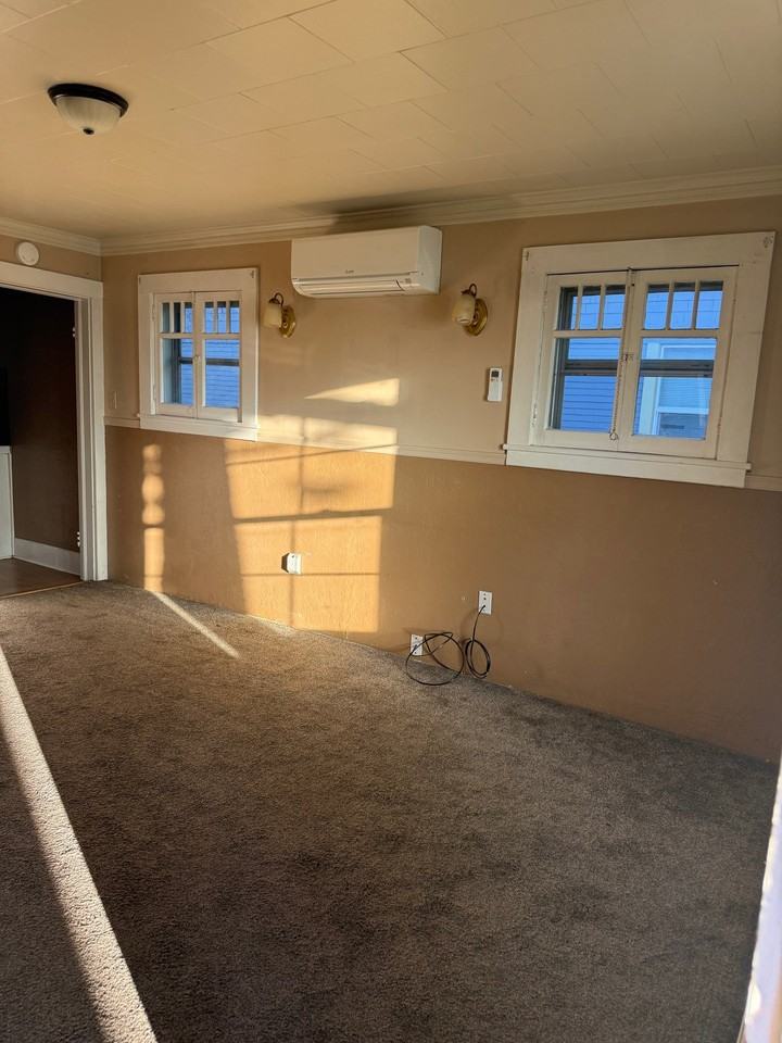 255 S F St - Photo 2 of 11