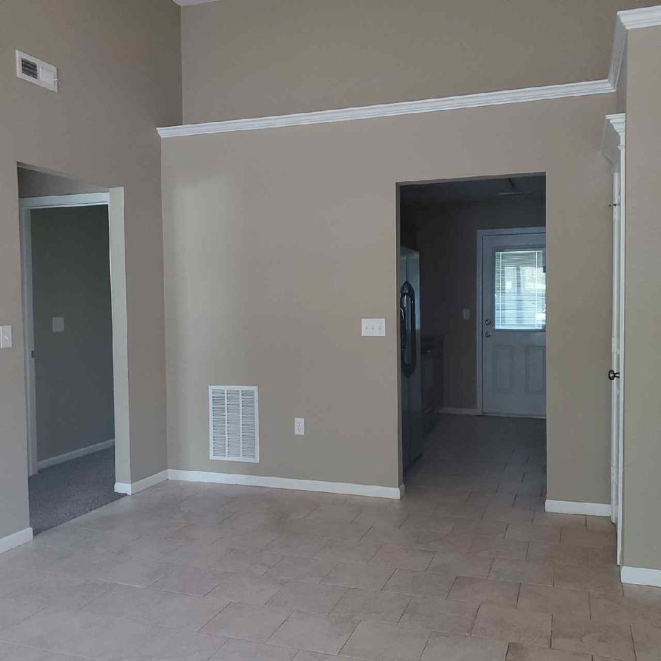 212 N Water St #A - Photo 3 of 12