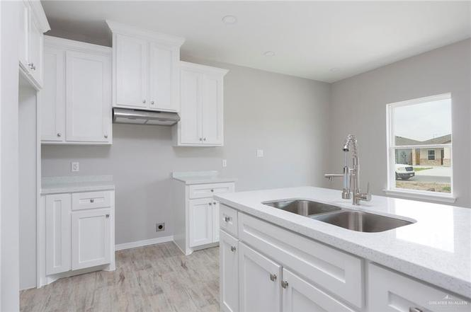 2423 N Valley Cir #A - Photo 2 of 6
