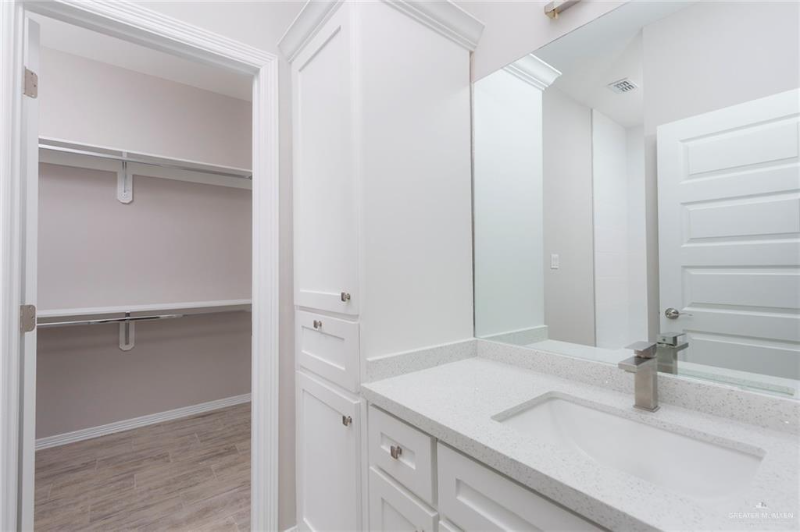 2423 N Valley Cir #A - Photo 3 of 6