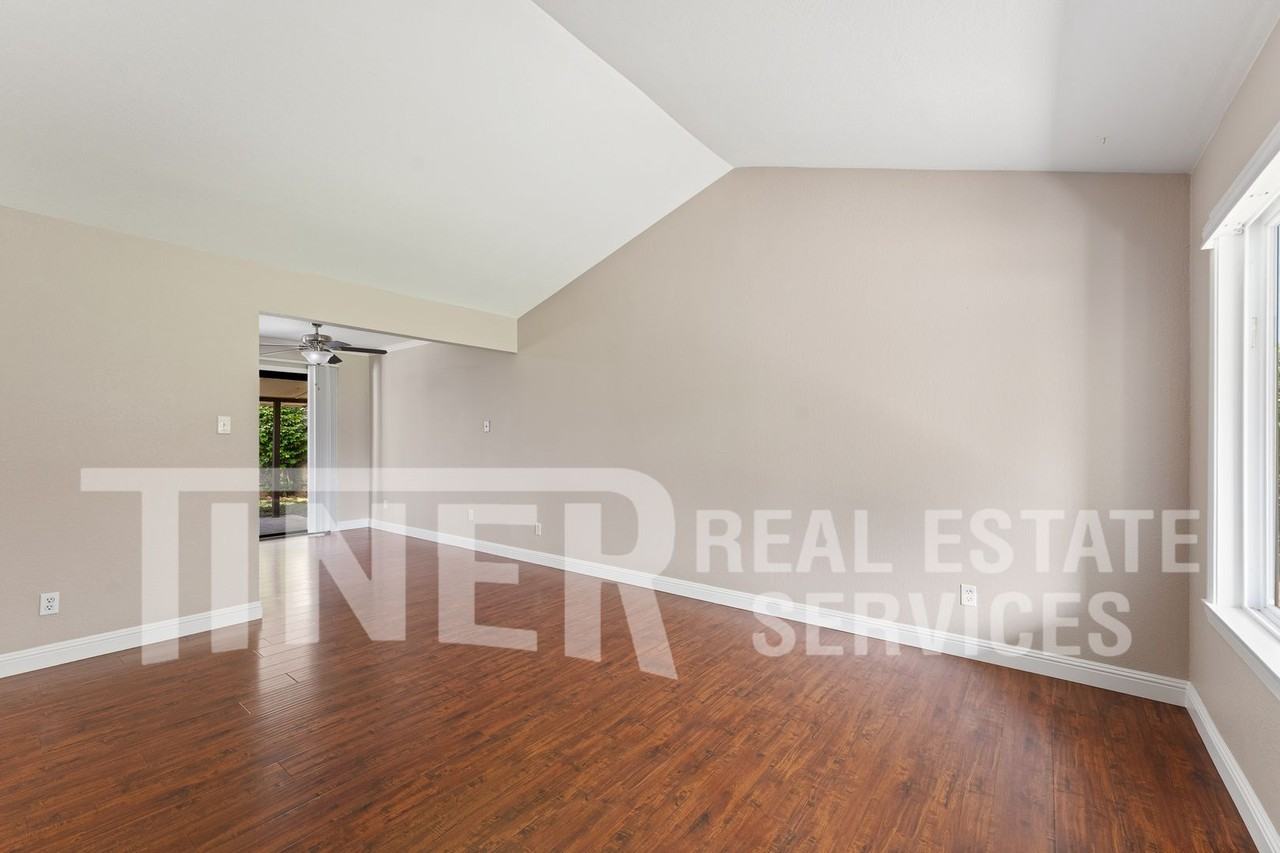 8950 Salmon Falls Dr - Photo 2 of 21