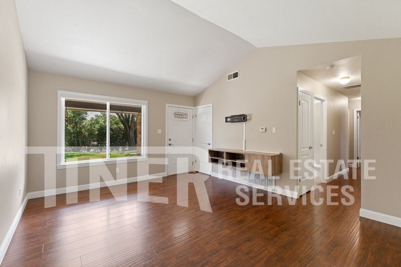 8950 Salmon Falls Dr - Photo 6 of 21