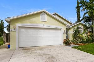 featured image of 6285 Lauderdale St