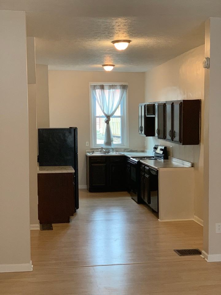 1414 N Franklin St - Photo 3 of 20