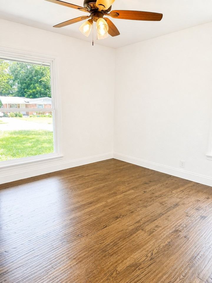 2614 Tolosa Dr - Photo 4 of 10