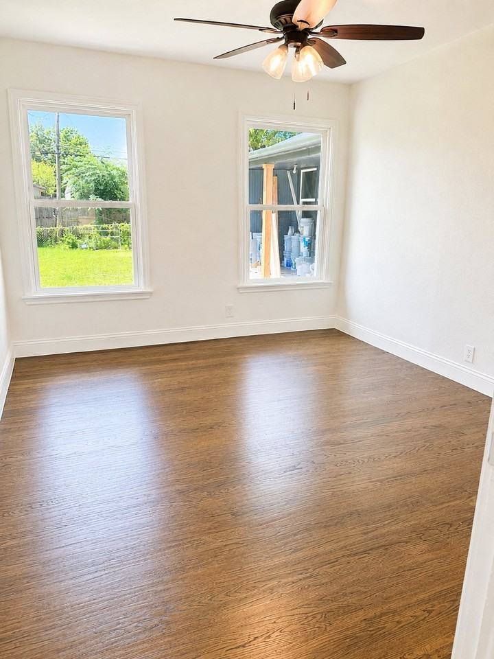 2614 Tolosa Dr - Photo 5 of 10