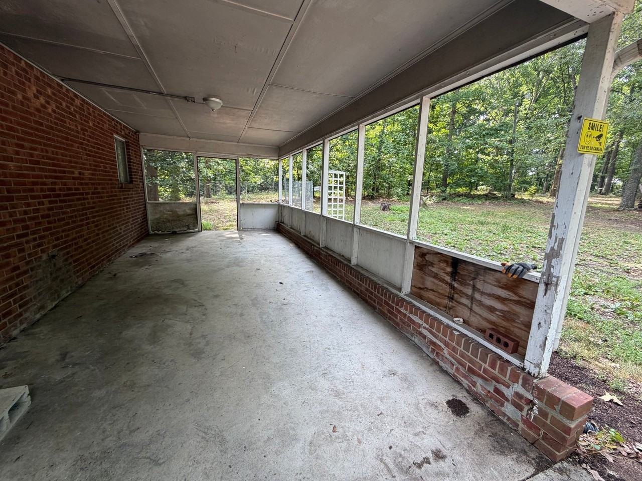 114 Oak Spring Ln - Photo 2 of 12