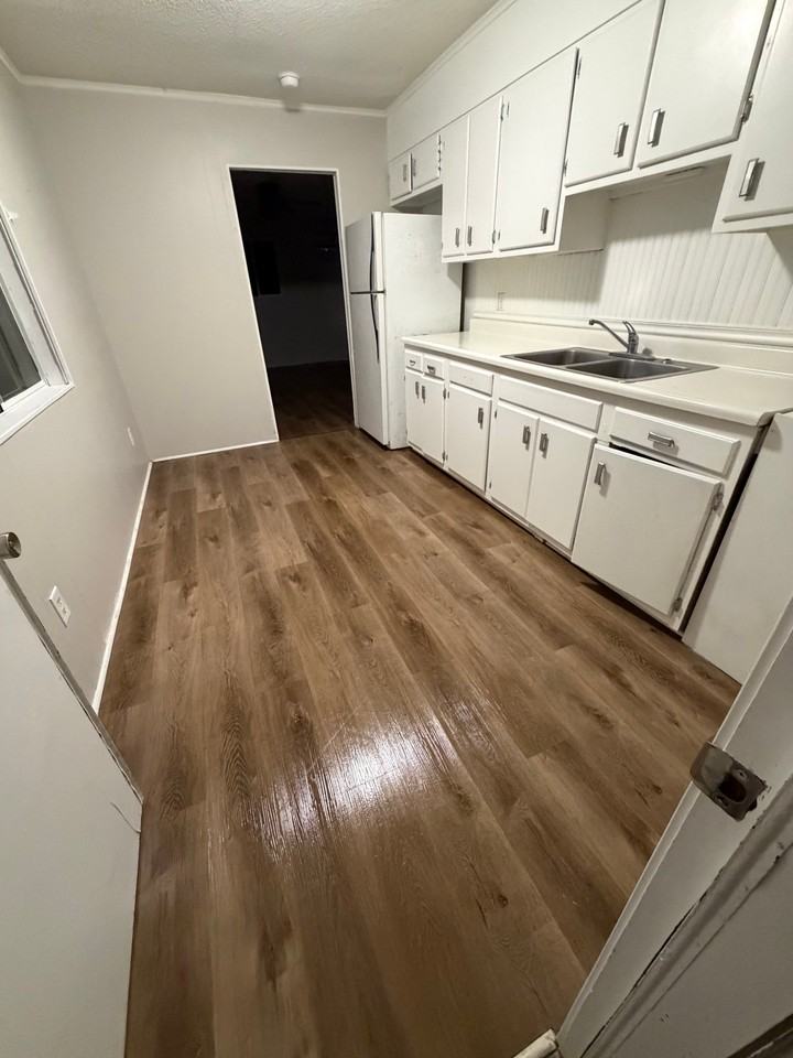 114 Oak Spring Ln - Photo 4 of 12