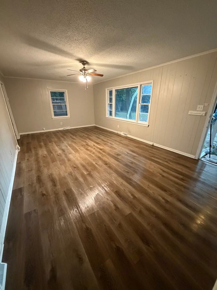 116 Oak Spring Ln - Photo 5 of 14