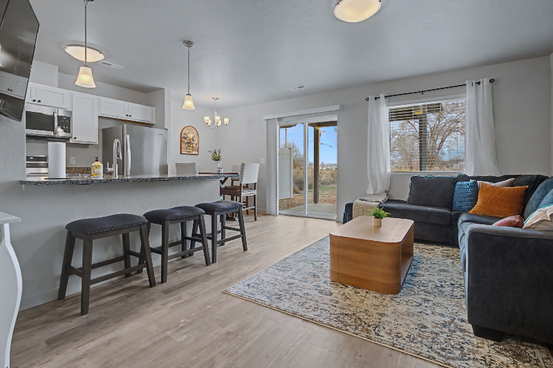 2350 Glen Canyon Ave #B - Photo 2 of 20
